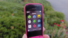 Mobil Nokia 2660 Flip v růžové barvě by infoek.cz
